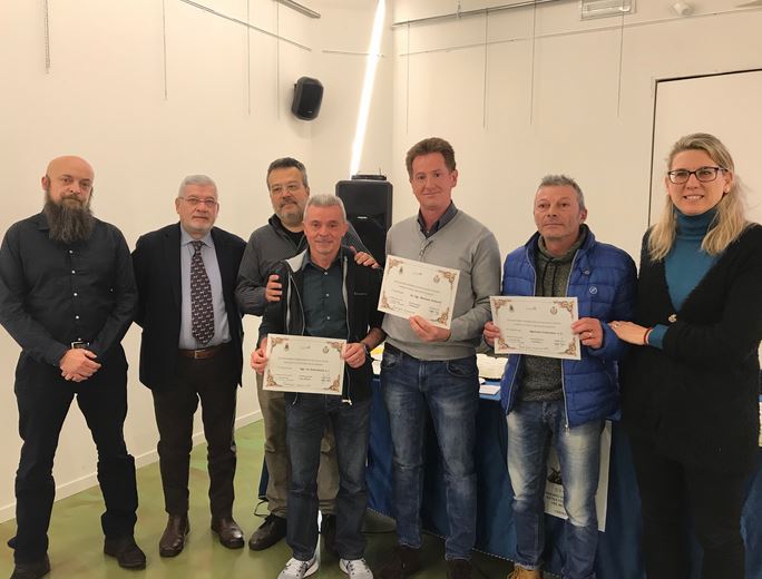 Foto di gruppo dei vincitori della XX edizione del Premio Concorso dell’Olio di Qualità Extravergine d’Oliva del Montalbano
