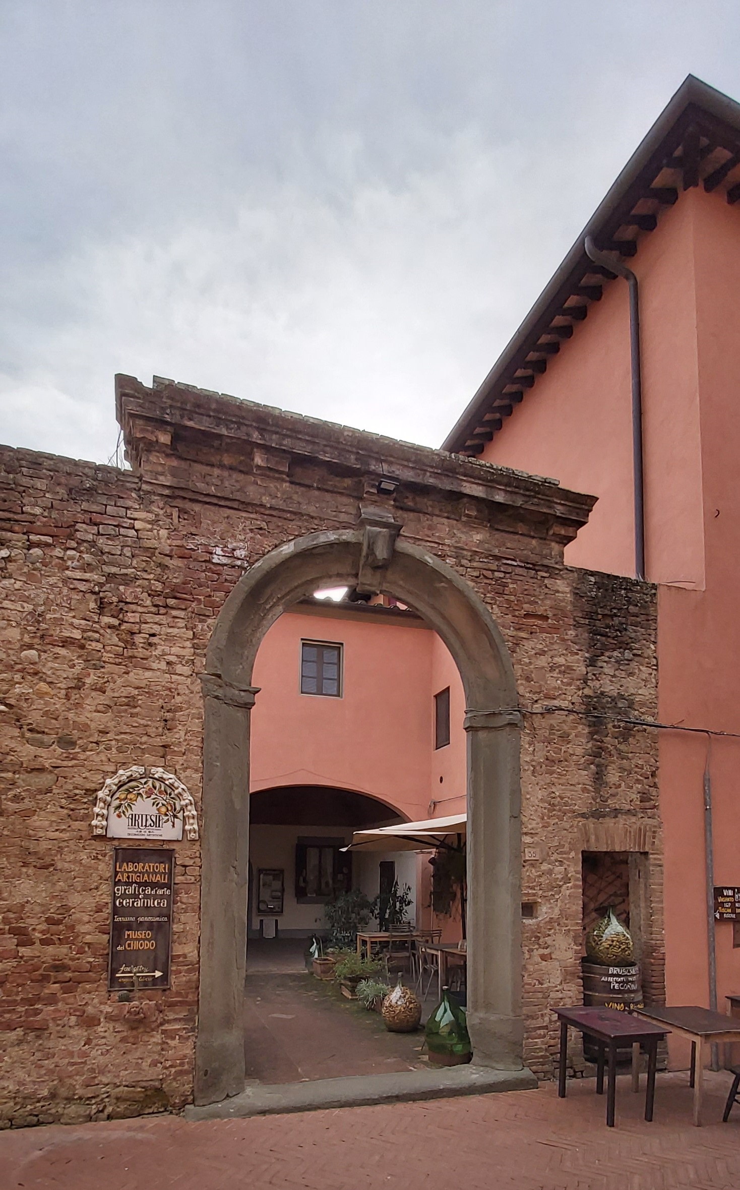 PALAZZO GIANNOZZI - ingresso da Via Boccaccio 35 (fontefotocomuneCertaldo) 