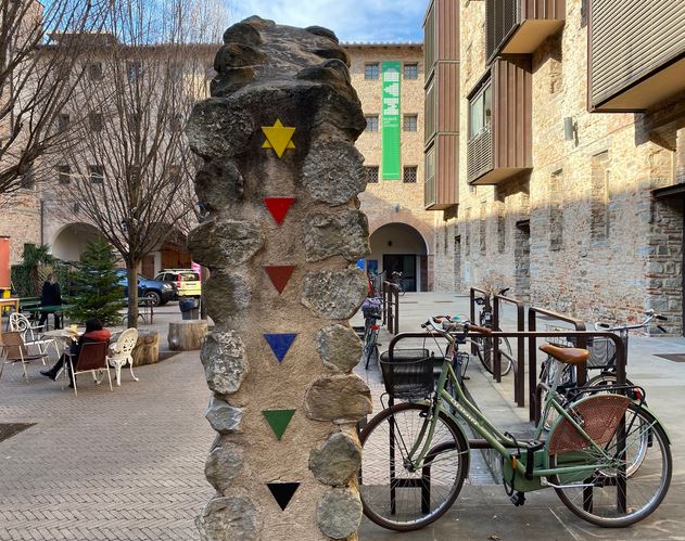 Stele a MAD Murate Art District