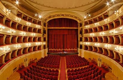 Interno del Teatro Manzoni di Pistoia