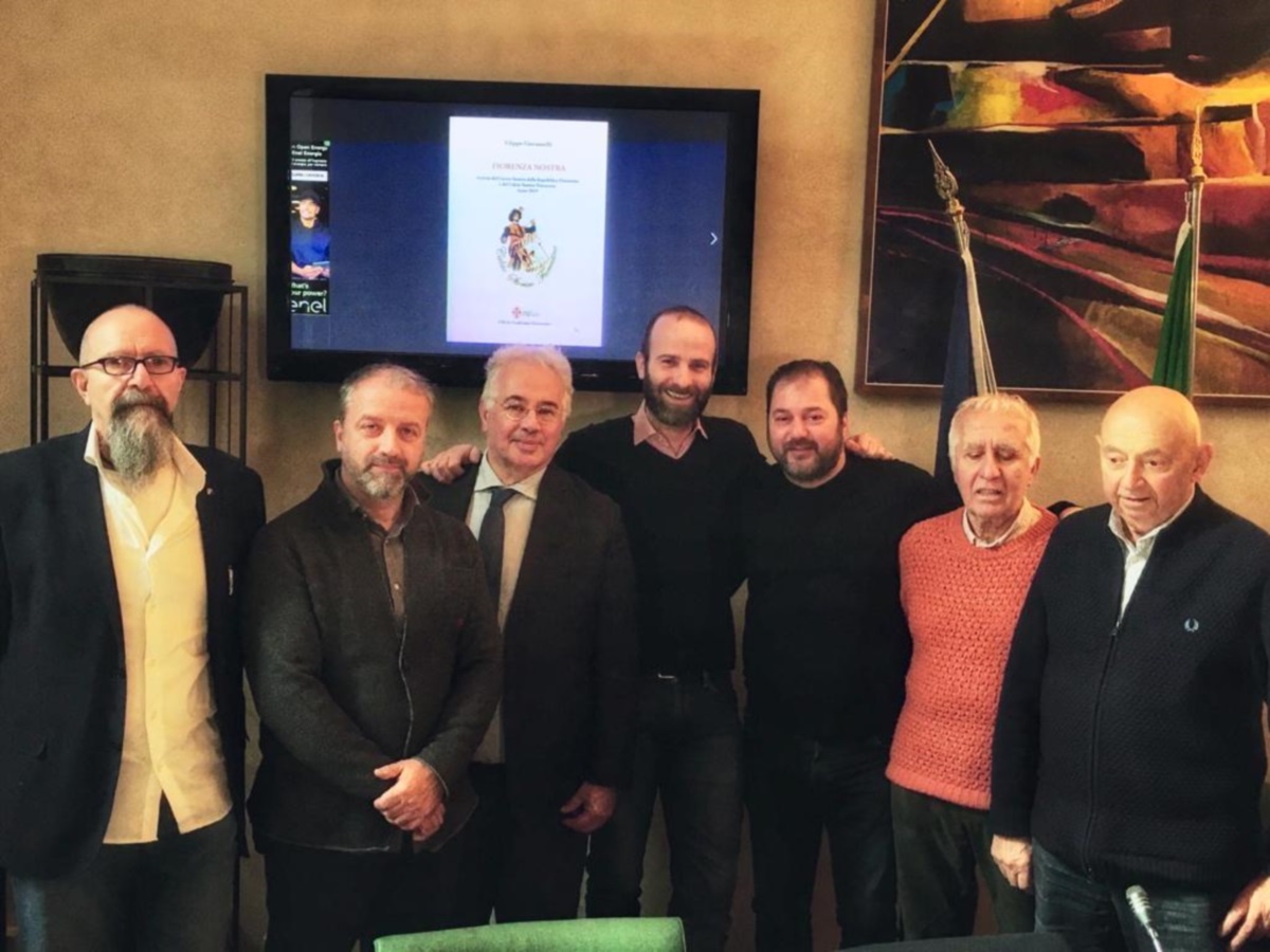 ‘Fiorenza nostra’, presentato il libro sulle attività del Corteo Storico della Repubblica Fiorentina e del Calcio storico 2019