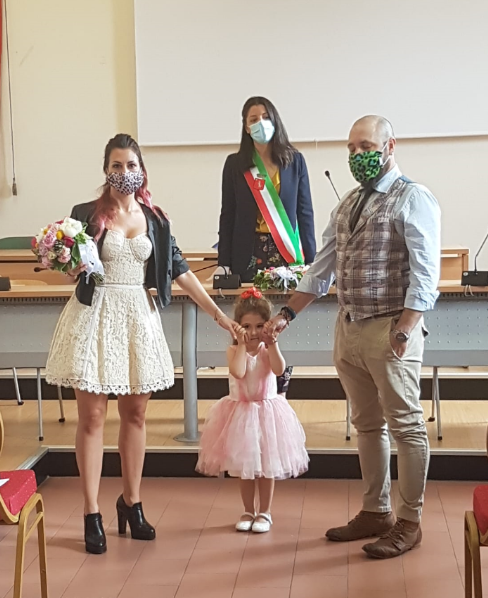 Matrimonio in maschera (Foto da comunicato)