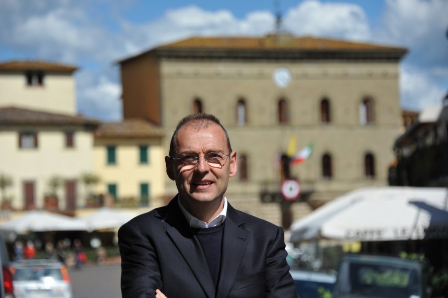 Paolo Sottani sindaco (foto da pagina fb comune)