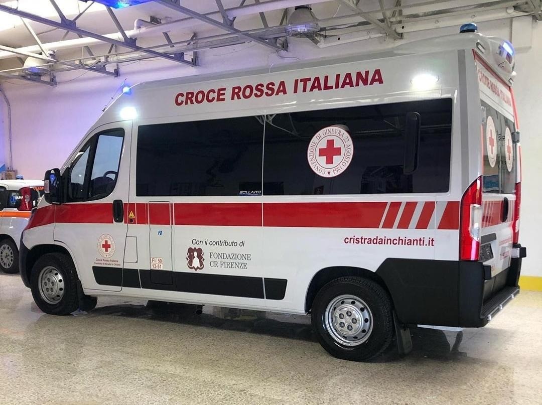 La nuova ambulanza della Croce Rossa di Strada in Chianti (Foto da comunicato)