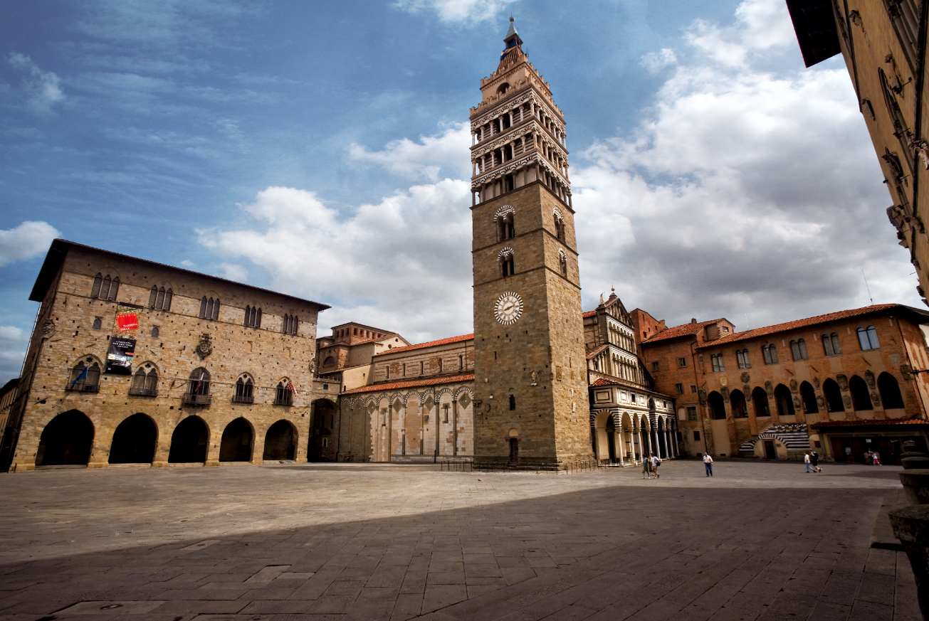 Pistoia, Piazza Duomo con il Campanile e il Palazzo comunale, sede del Museo civico di arte antica (Foto da comunicato)