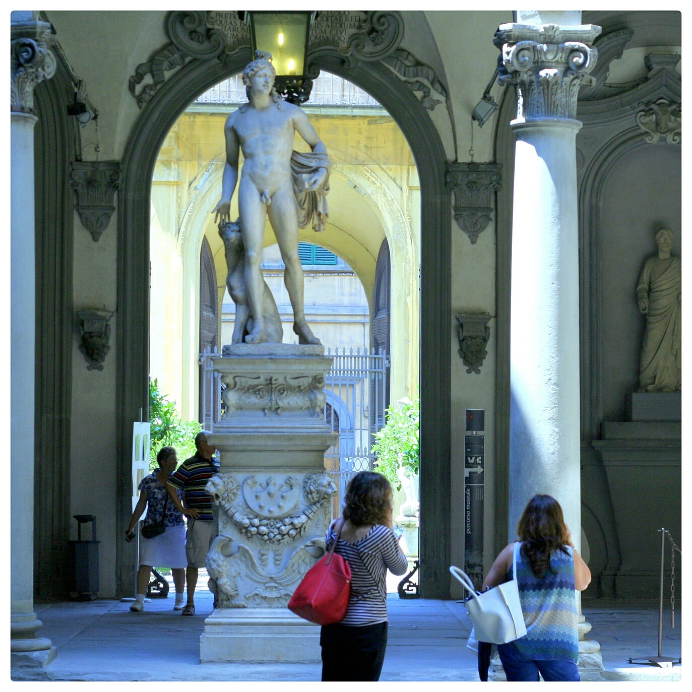 Turisti a Palazzo Medici Riccardi (fonte foto Antonello Serino - Redazione MET) 