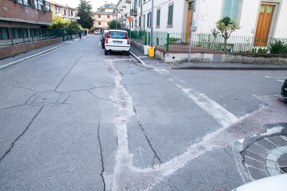 Via Masaccio, tracce asfalto Openfiber (Foto da comunicato)