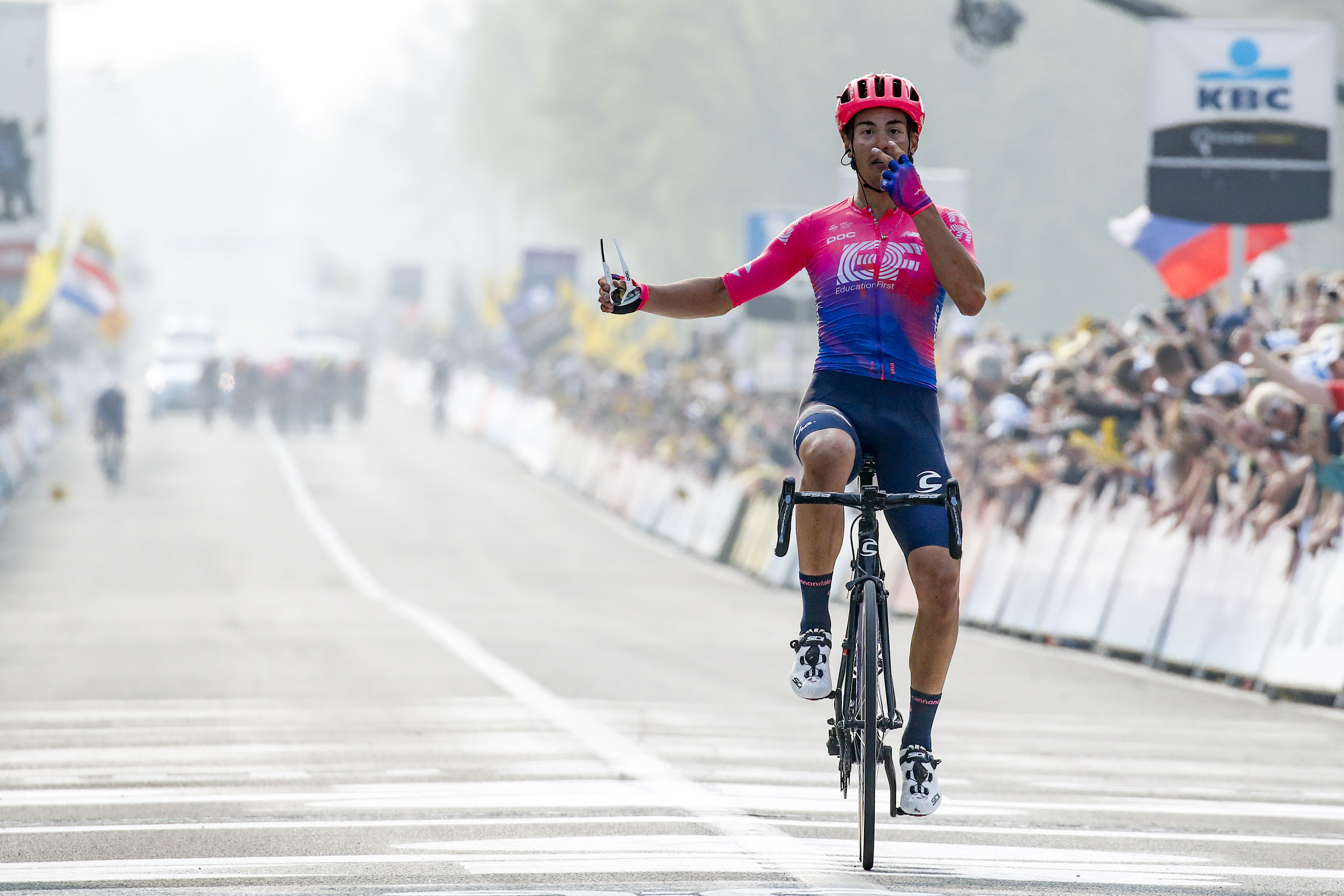 la vittoria di Bettiol al Giro delle Fiandre (2019)