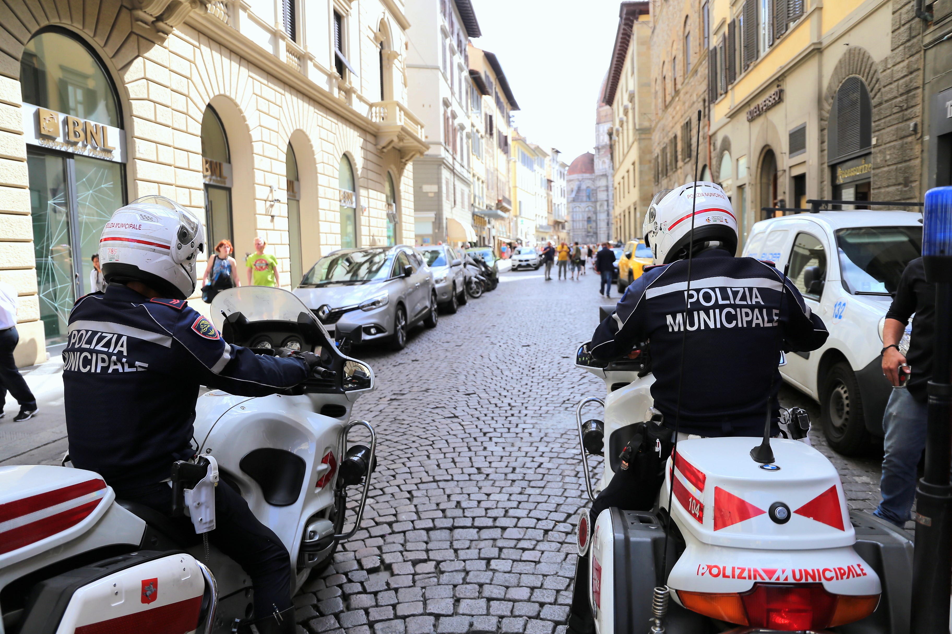 Nella foto agenti in motocicletta (foto archivio Antonello Serino)