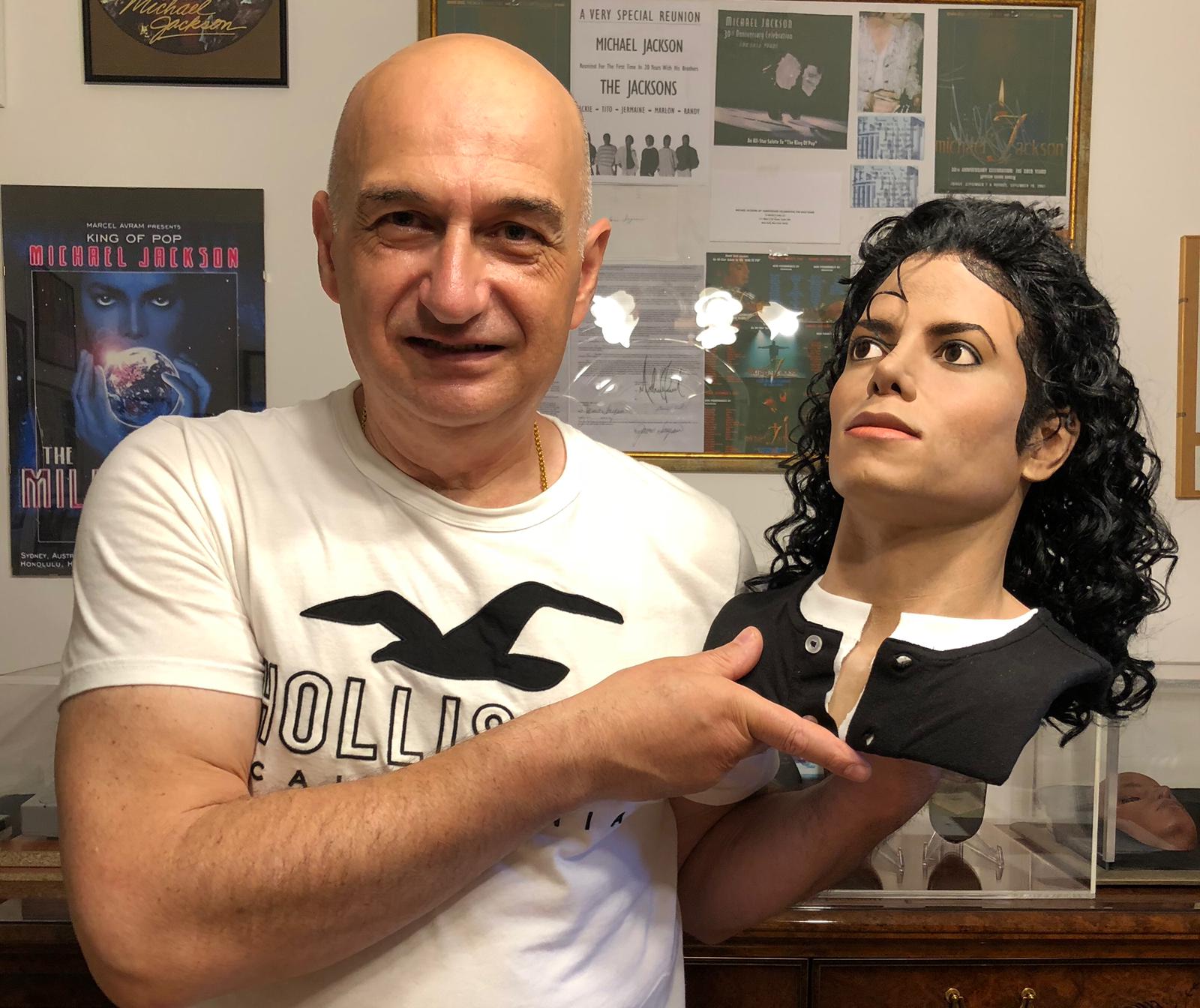 Il cerretese Luca Ancillotti si aggiudica il premio per la miglior collezione di Michael Jackson
