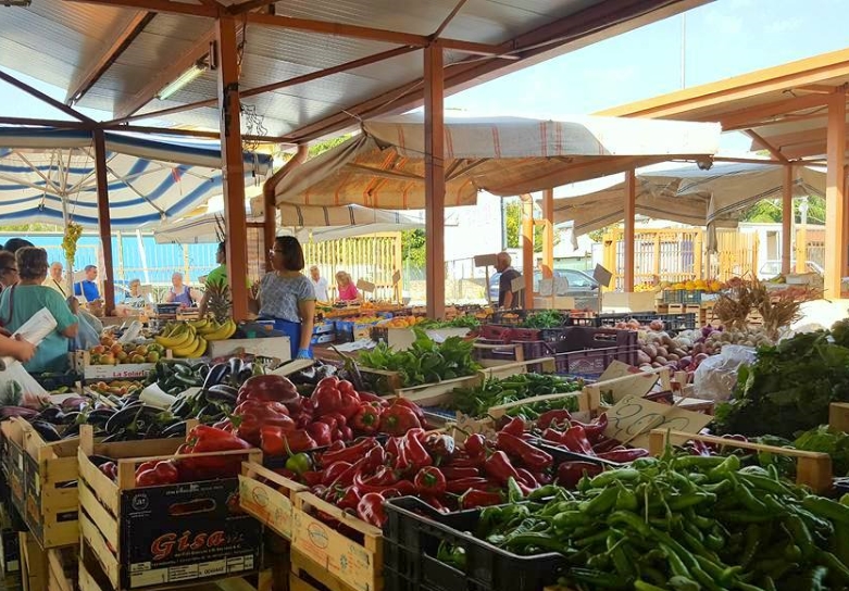 Mercato (foto archivio Antonello Serino)