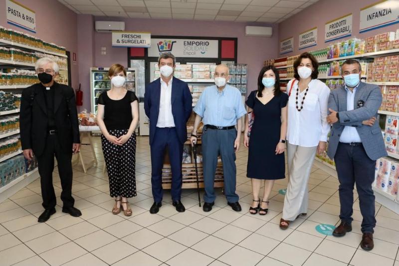 Visita del Ministro Andrea Orlando - la sindaca Brenda Barnini lo accompagna all'Emporio Solidale, inaugurato da poco, dopo aver visitato l'azienda SeSa