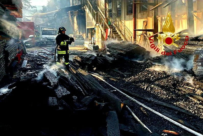 a falegnameria dopo l'incendio