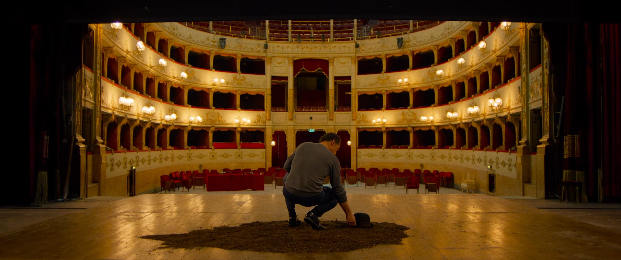 Chiusi fuori, Stefano Accorsi al Teatro della Pergola (Fonte foto Fondazione Teatro della Toscana)