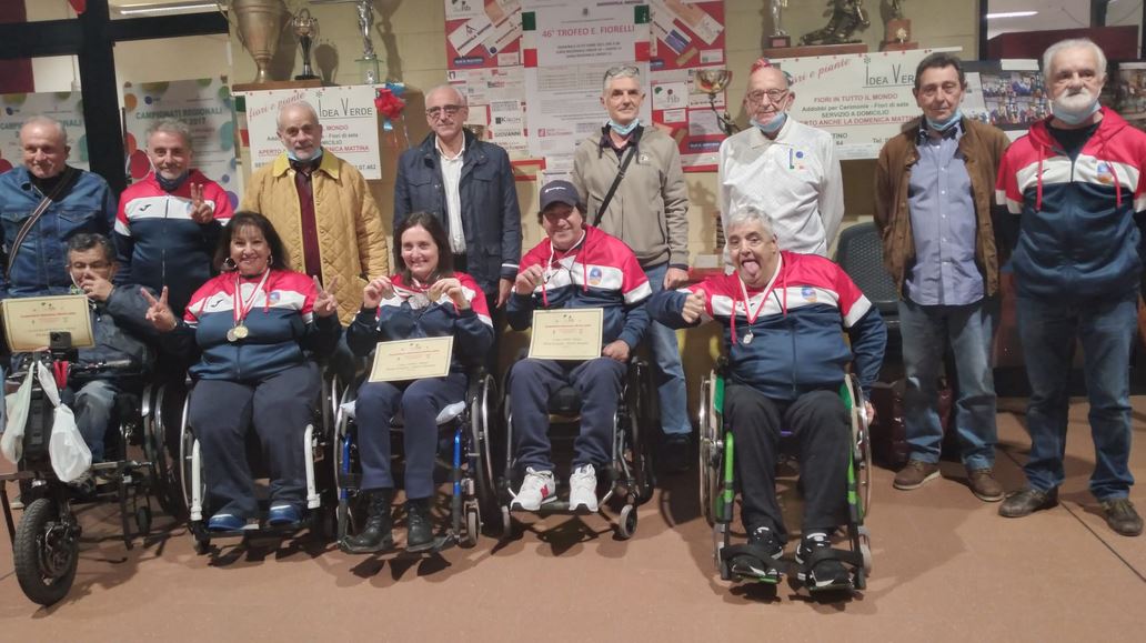 I consigliere delegato Armentano con i premiati al Campionato Regionale di Bocce Paralimpiche