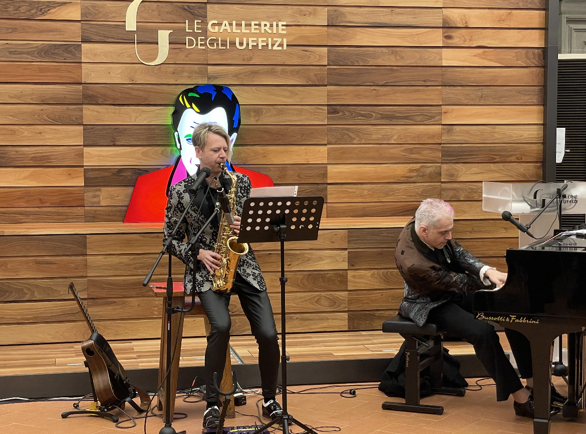 Donazione dell'autoritratto di Marco Lodola