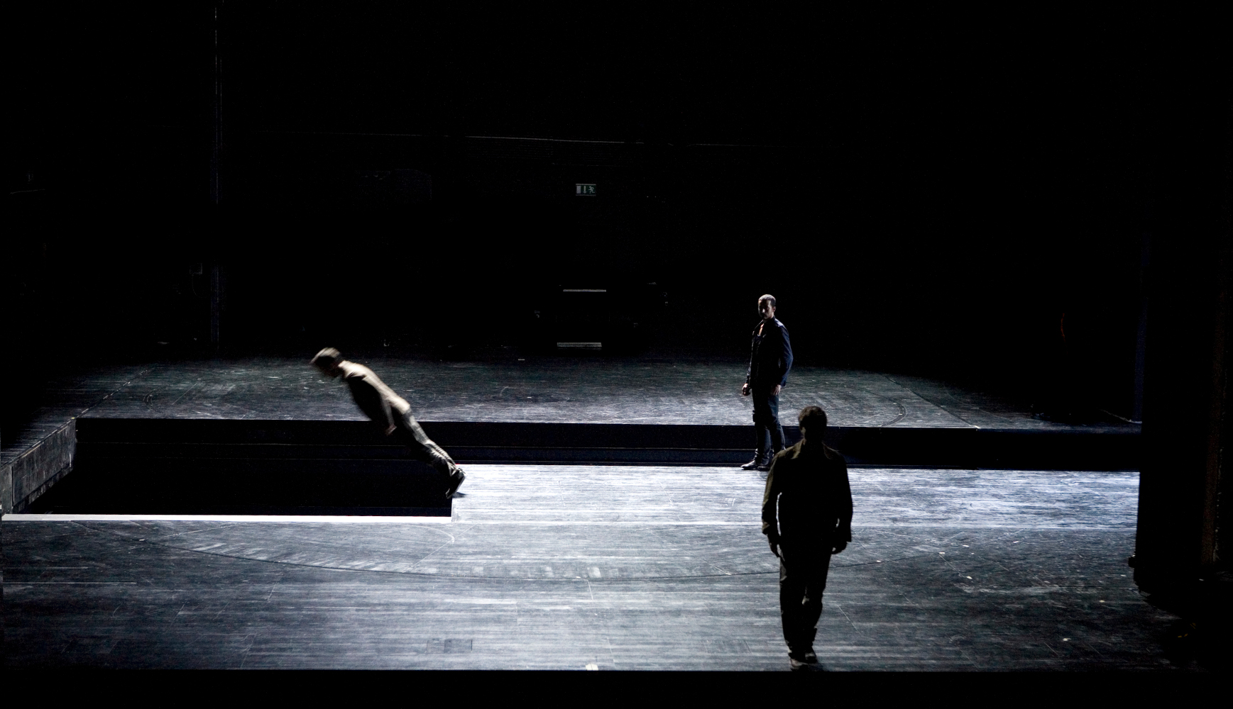 Papaioannou 'Nowhere' 2009 (Photo by Marilena Stafylidou - Fonte Teatro della Pergola).jpg