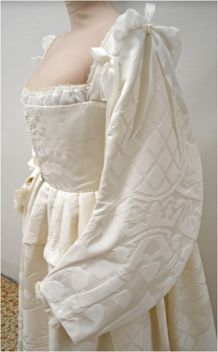 L'abito di Isabella di Aragona di profilo (Fonte foto Fondazione Sistema Toscana)