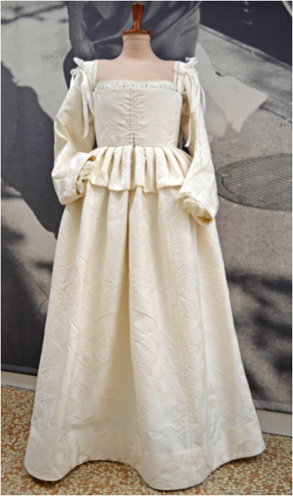 L'abito di Isabella di Aragona (Fonte foto Fondazione Sistema Toscana)