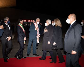 L'arrivo di Mattarella all'Auditorium del Maggio (foto Regione Toscana)