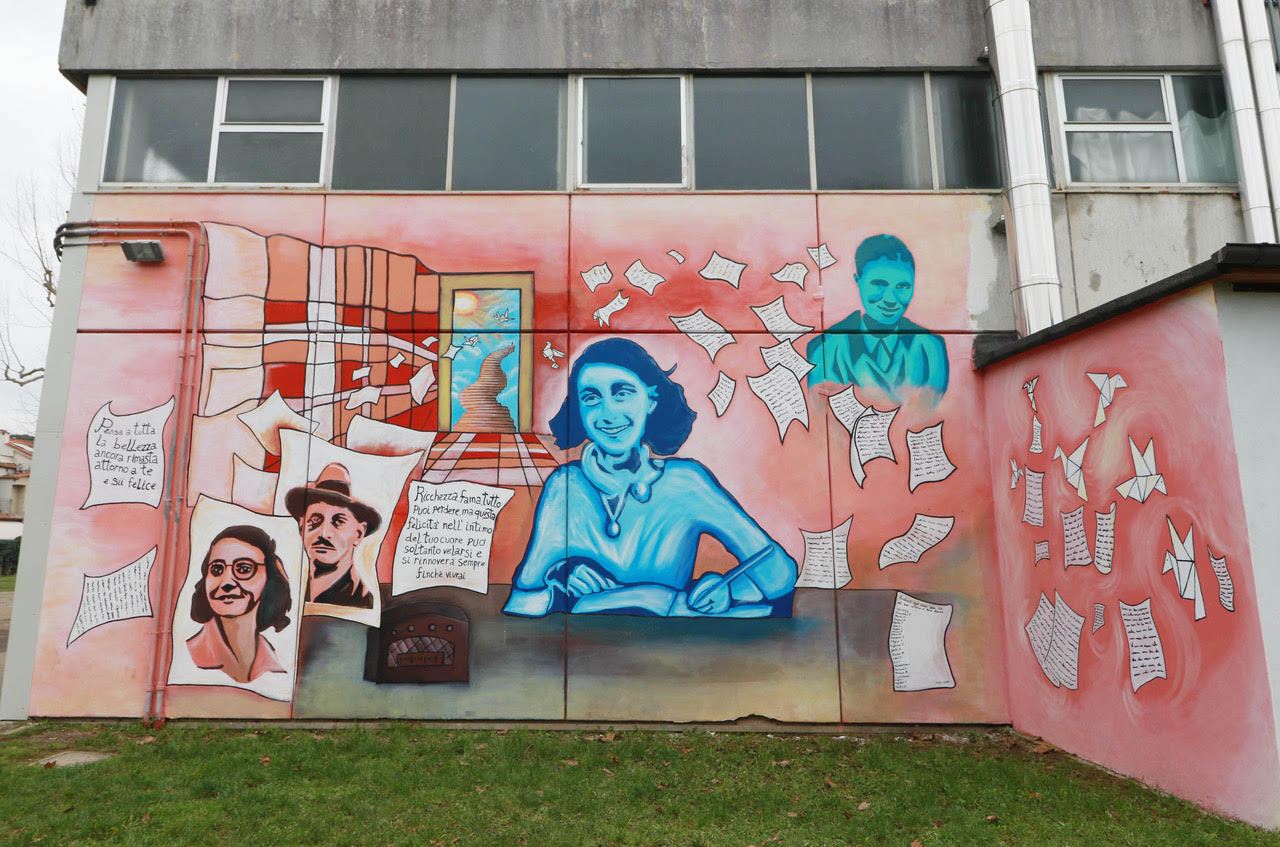 Murale dedicato Anna Frank (eramerini@cgefoto.i)