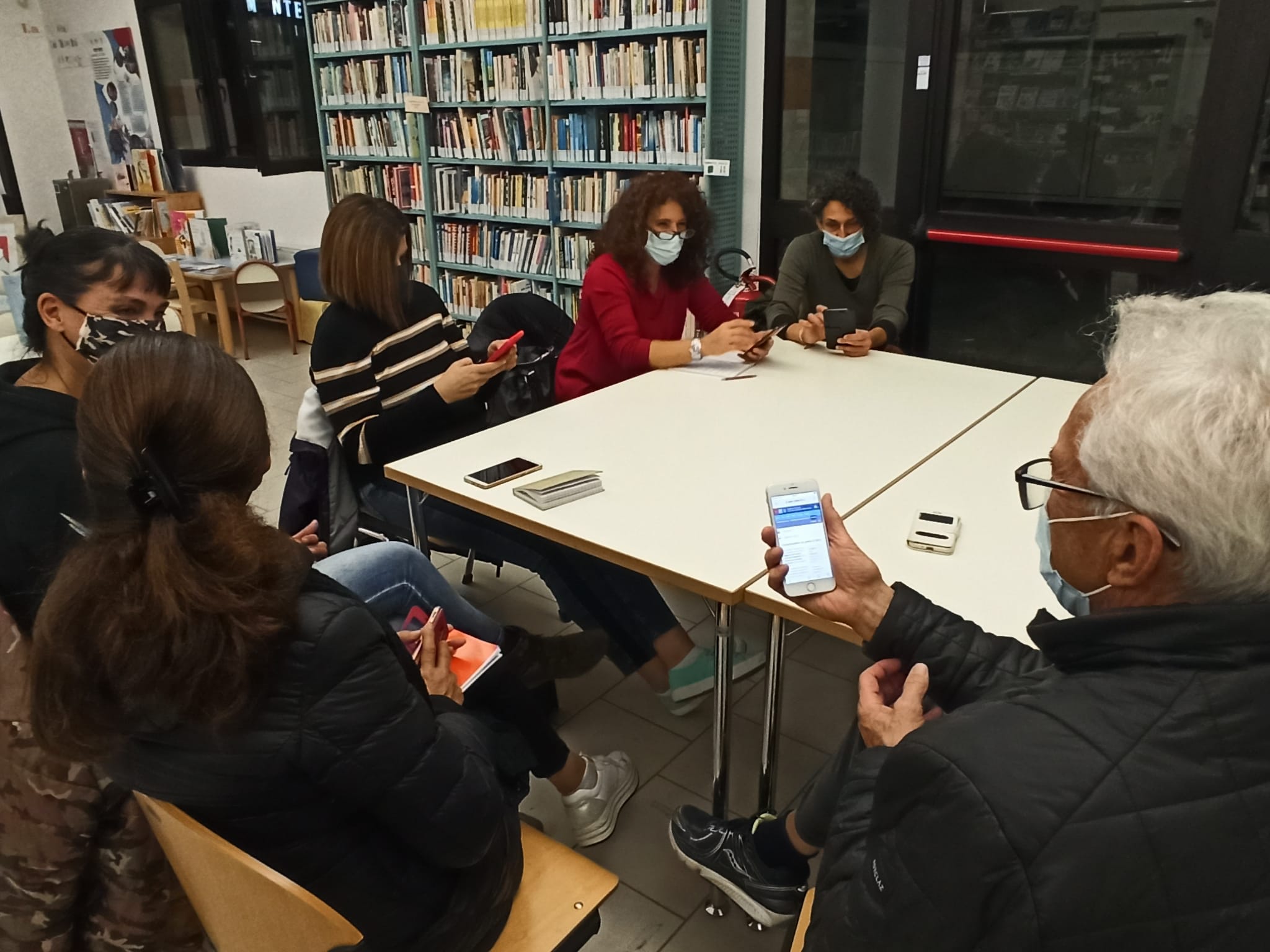 alfabetizzazione digitale per annullare il divario tecnologico tra le generazioni (Fonte foto Comune di Barberino e Tavarnelle)