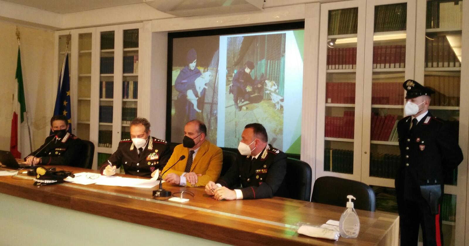  Carabinieri Forestali e veterinari uniti per gli amici a quattro zoampe, firmato accordo di collaborazione (Fonte foto Carabinieri)   	 