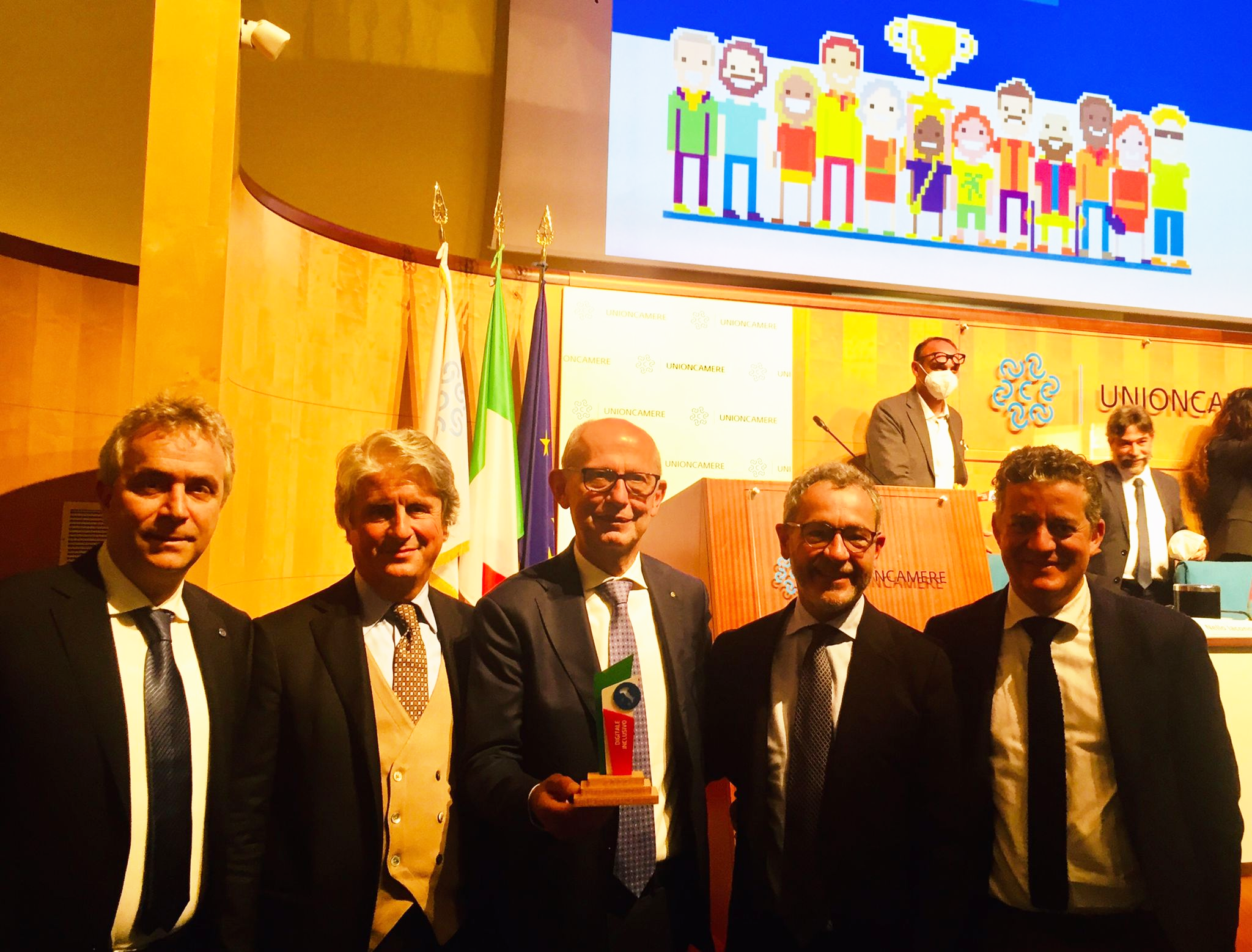 L'assessore Ciuoffo durante la premiazione - fonte Regione Toscana