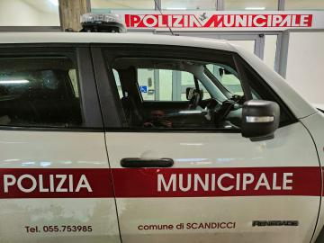 Mezzo della Polizia Municipale di Scandicci (Fonte foto Polizia Municipale)