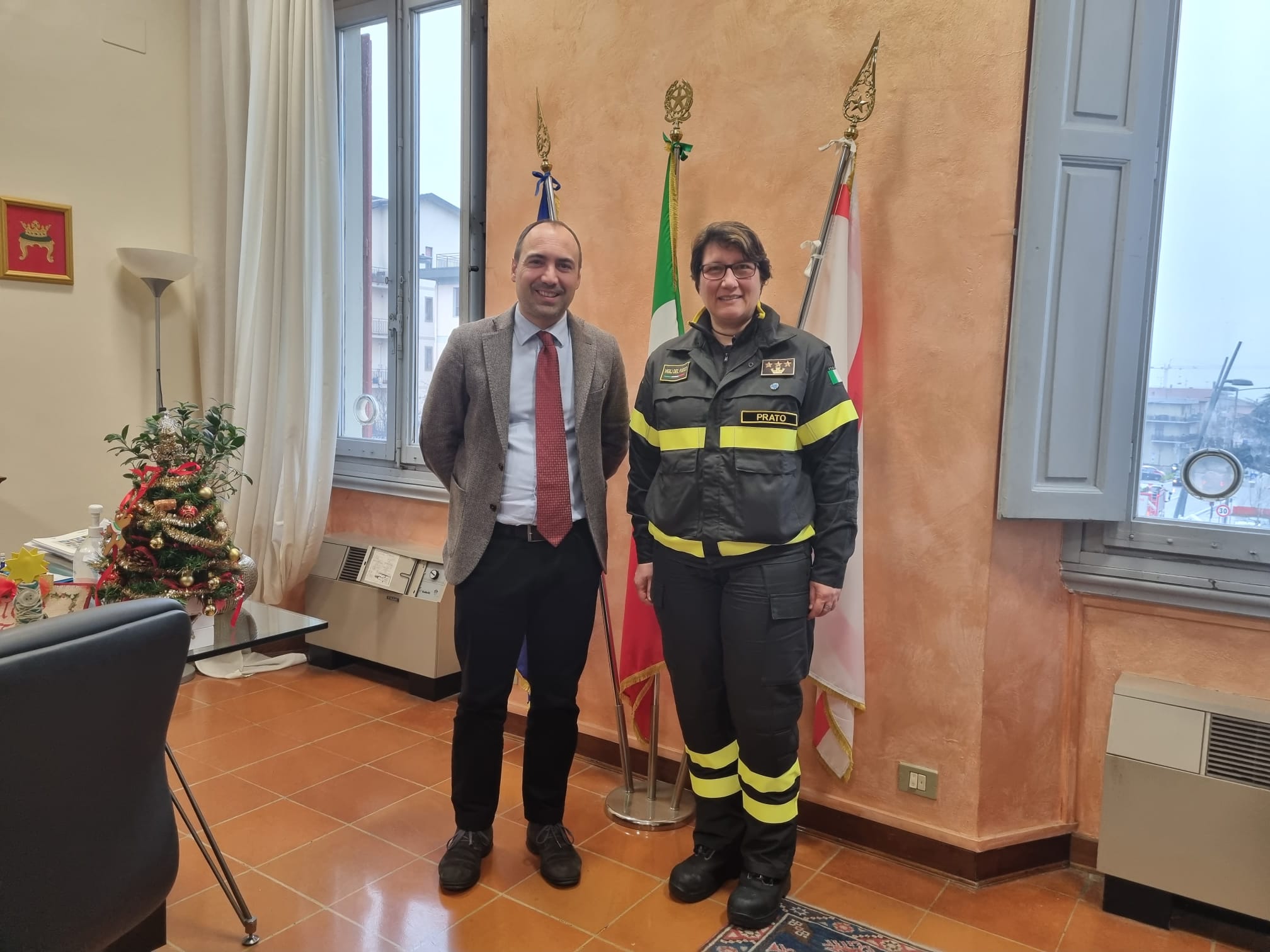 Il sindaco Simone Calamai ha incontrato la nuova comandante provinciale dei Vigili del Fuoco, Stefania Fiore