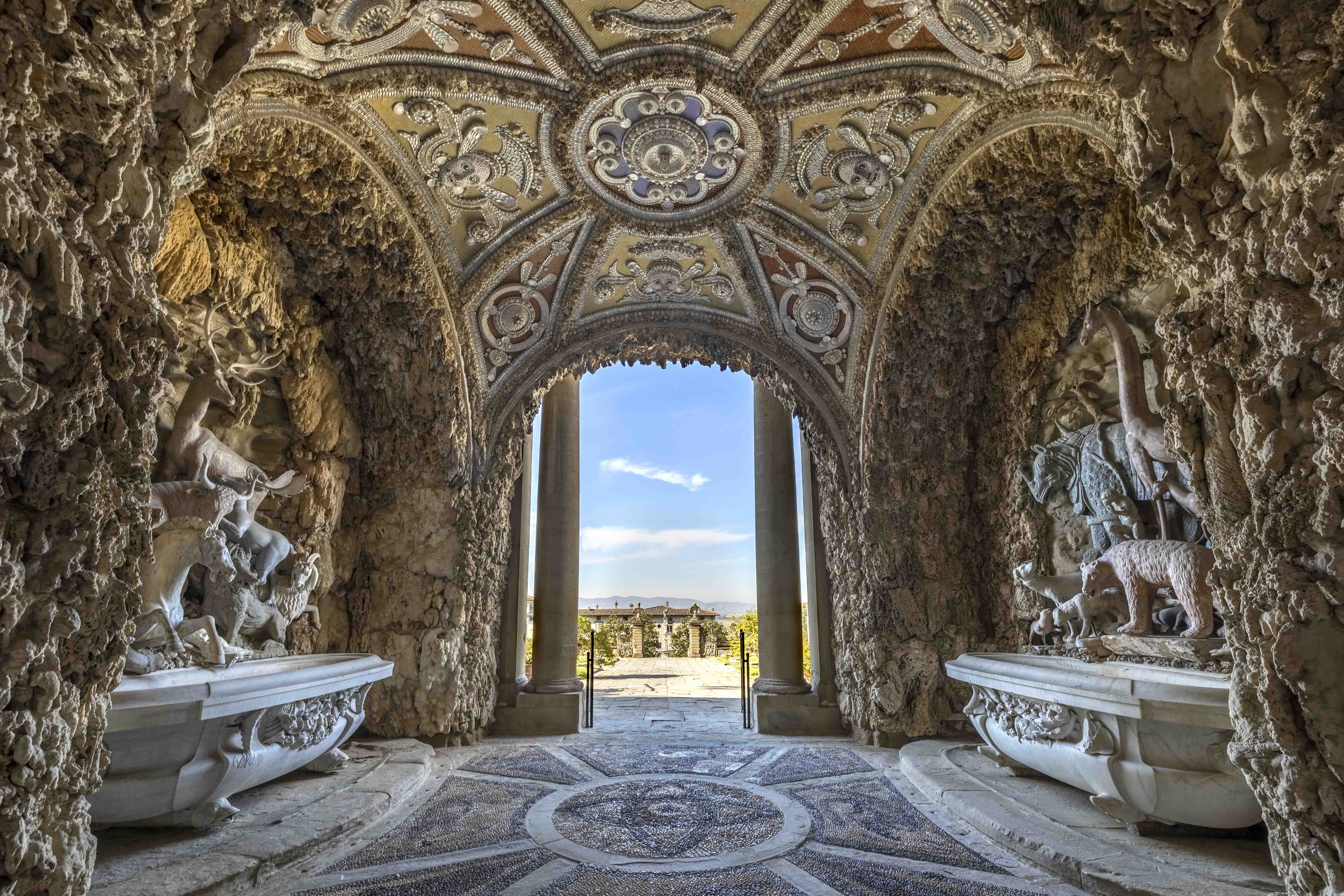 Grotta degli animali vista dall'interno (Fonte foto Direzione Musei della Toscana)