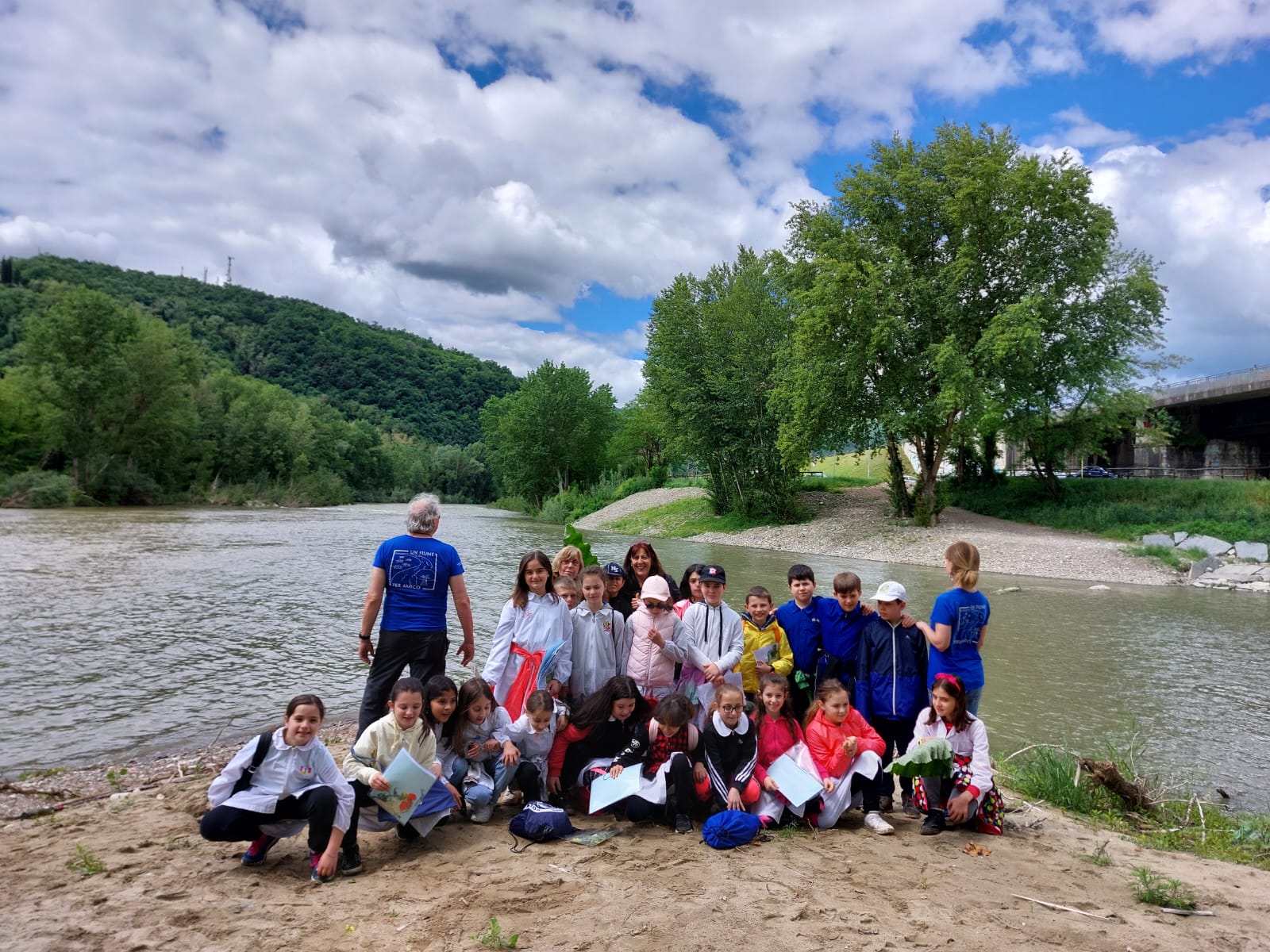 Gli studenti della primaria San Francesco alla scoperta di Arno e Sieve (Fonte foto Autorità di Bacino)