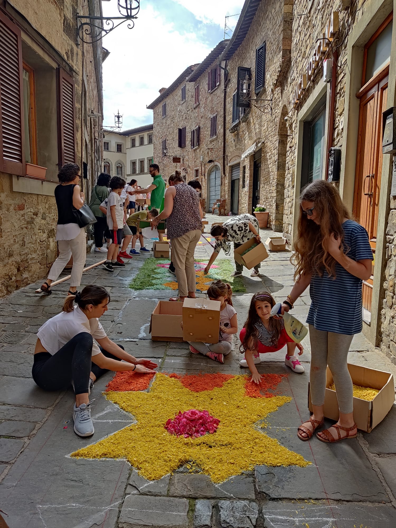 Infiorata. Festa di comunità in uno dei borghi più belli d'Italia (Fonte foto Comune di Fucecchio)