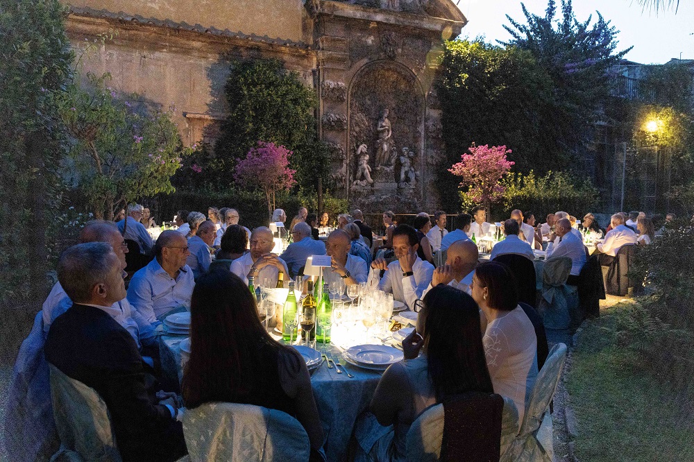 Cena di beneficenza