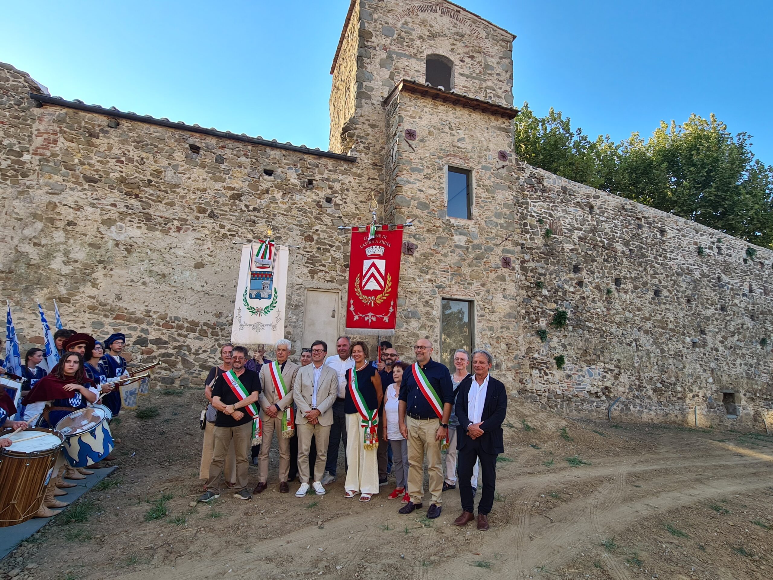 Inaugurato il secondo tratto restaurato delle antiche mura di Lastra a Signa