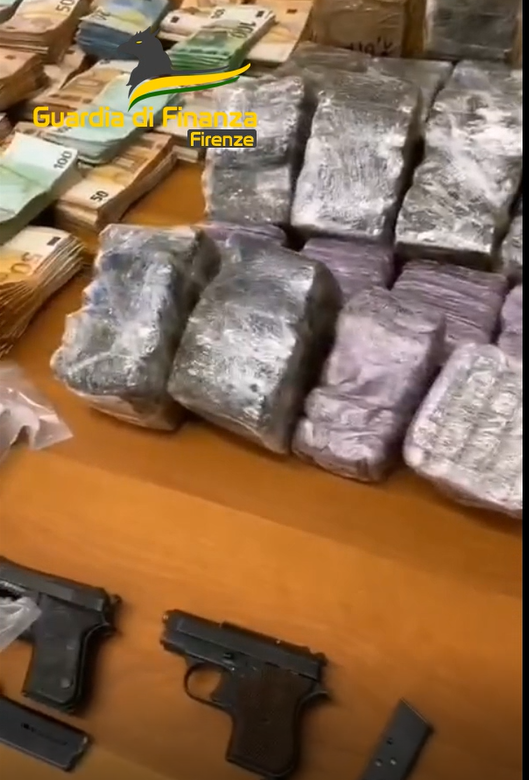 Smantellata un'organizzazione criminale dedita al traffico internazionale di sostanze stupefacenti (Frame da video Guardia di Finanza)
