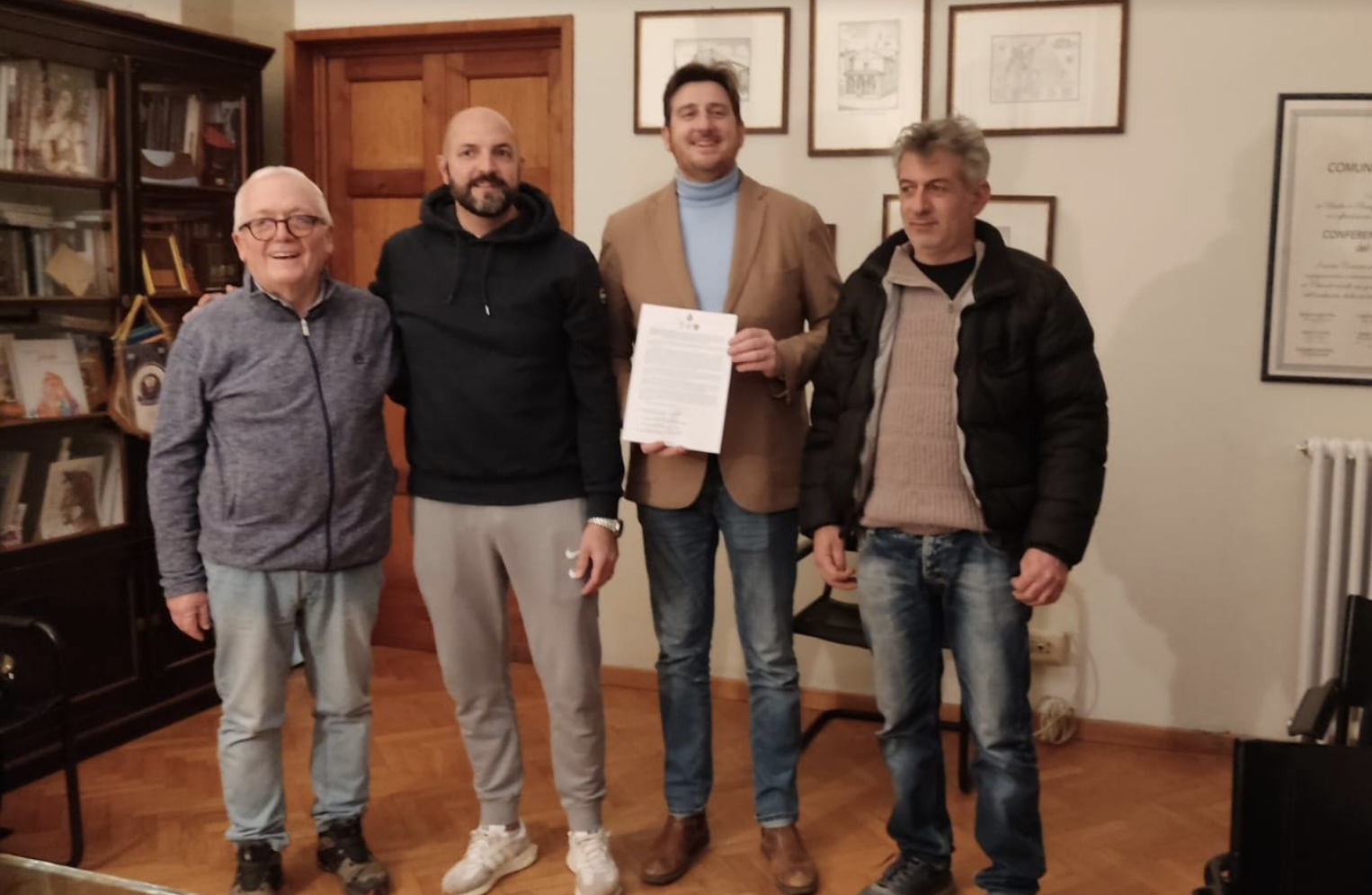 Il sindaco Ciappi con i presidenti delle società sportive (Fonte foto Comune di San Casciano in Val di Pesa)