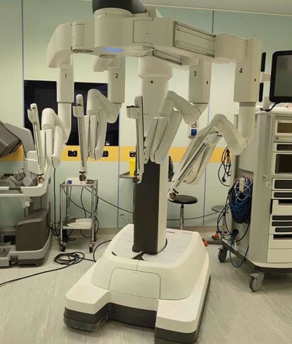 Il robot a disposizione delle chirurgie dell'Azienda (Fonte foto Ausl Toscana Centro)