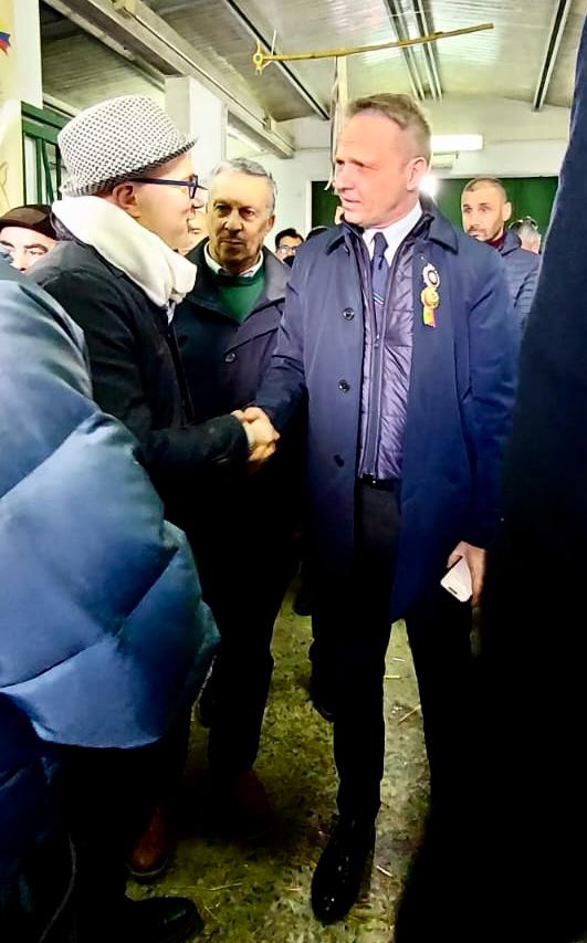 Il sindaco Spinelli con il sindaco Sanna (Oristano) e con il ministro Lollobrigida (Fonte foto Comune di Fucecchio)