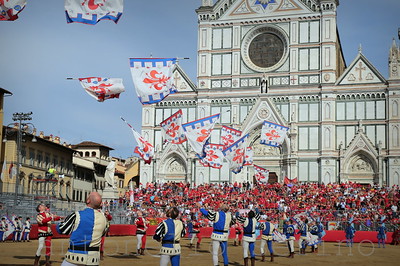 Calcio Storico Fiorentino, Bandierai degli Uffici (foto Antonello Serino - Met Ufficio Stampa)