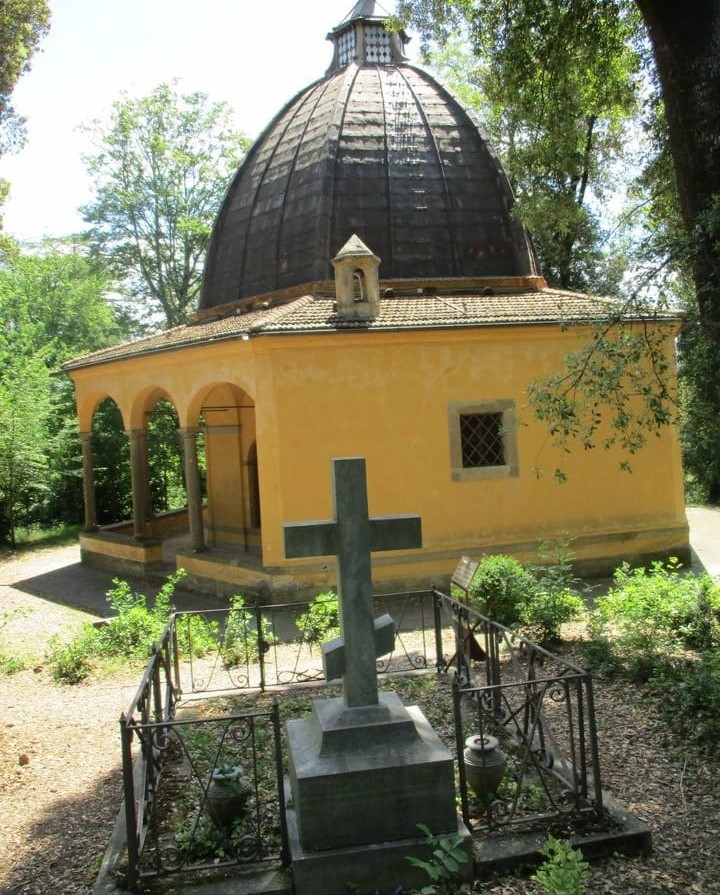 la tomba di Marjia Demidov presso la cappella del Buontalenti