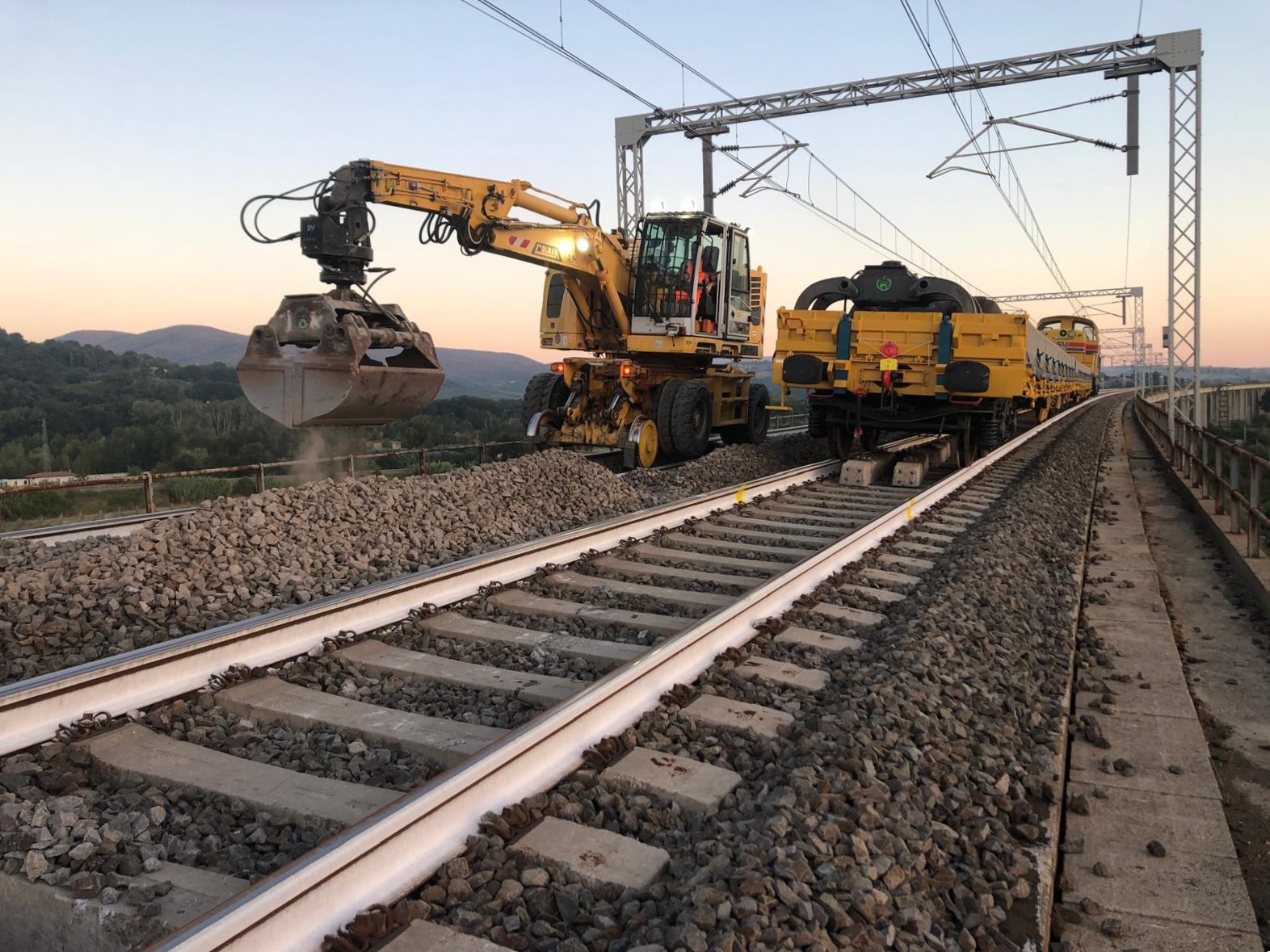 lavori viadotto Paglia (fonte foto Ferrovie dello Stato)