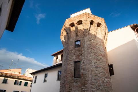 palazzo leggenda torre righi