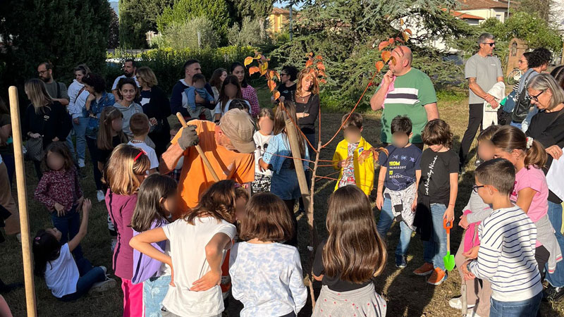 Vinci. A Spicchio la parrocchia pianta nuovi alberi