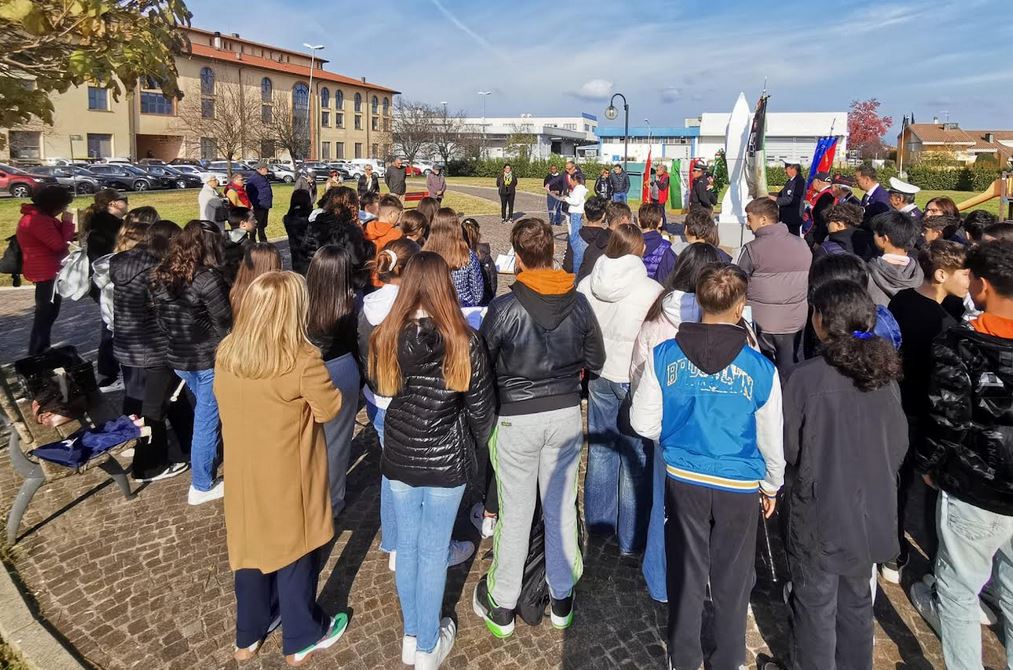 Il Comune di Fucecchio insieme alle scuole per ricordare i caduti di Nassiriya (Fonte foto Comune di Fucecchio)