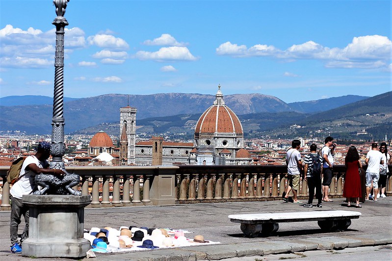 TURISMO SOSTENIBILE PIAZZALE. Fonte foto Antonello Serino Metrocittà Firenze - Ufficio Stampa