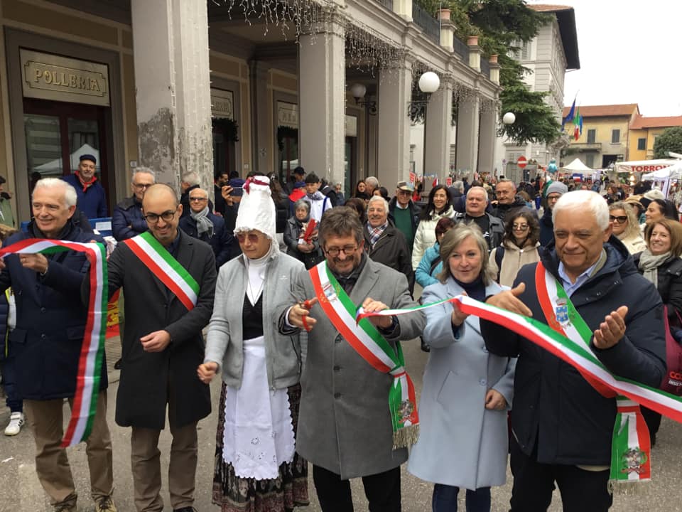 Taglio del nastro agli eventi di Natale (Fonte foto Comune di Signa)