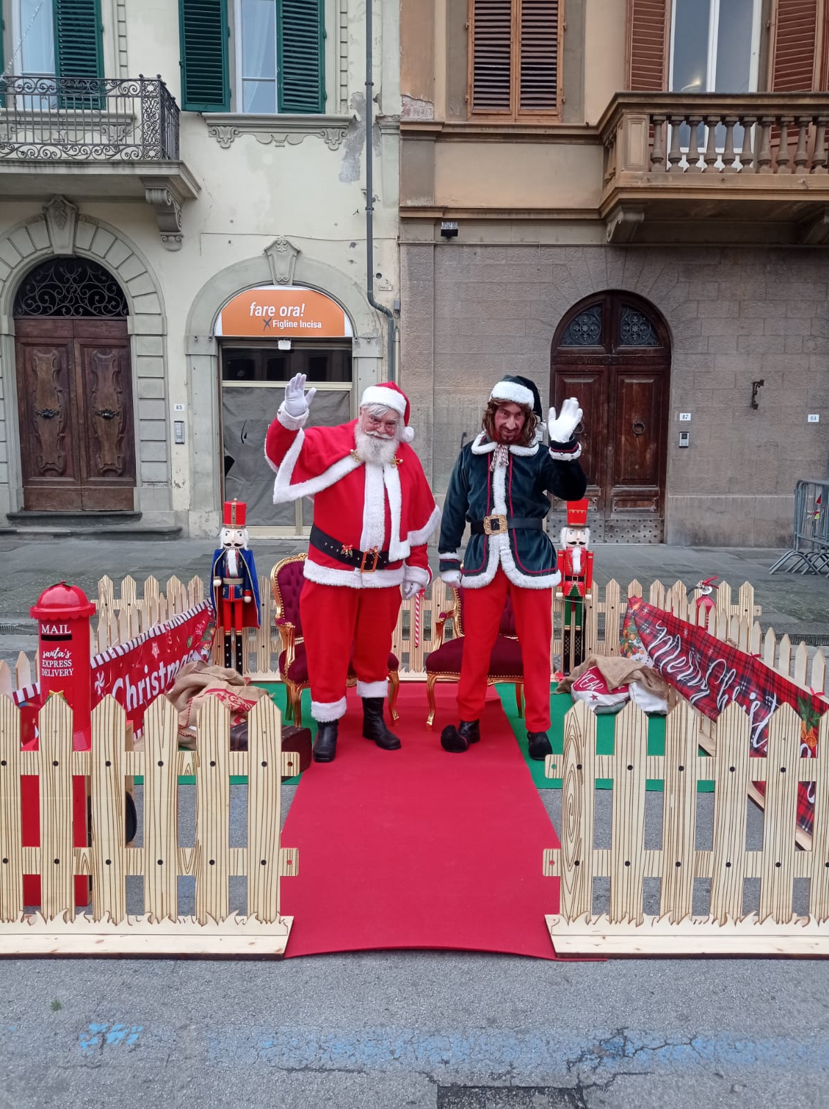 Babbo Natale in piazza Ficino (Fonte foto Comune di Figline e Incisa Valdarno)