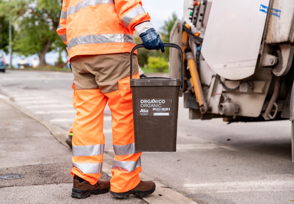 Raccolta porta a porta (Foto Alia Servizi Ambientali)