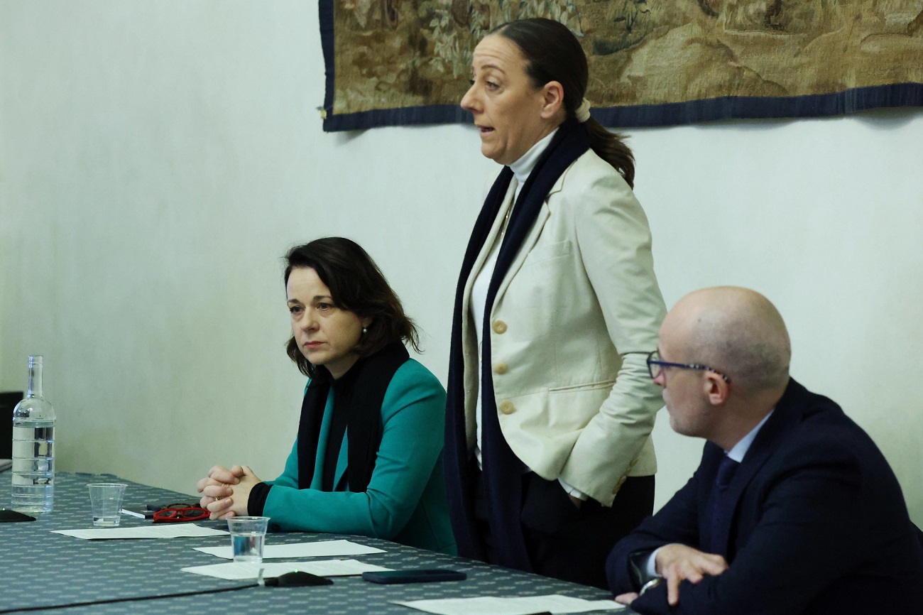 Nella foto Claudia Sereni, Sara Funaro e Alfredo Esposito (foto Antonello Serino - Met Ufficio Stampa)